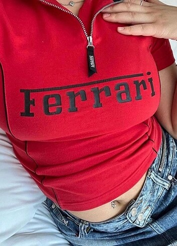 Ferrari baskılı fermuarlı crop