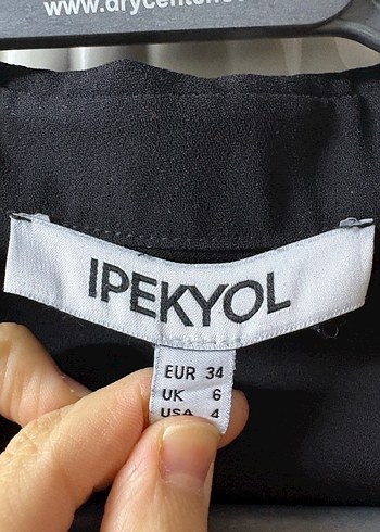 34 Beden Drapeli Siyah V Yakalı Mini Bluz