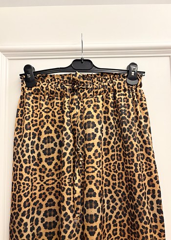 Leopar Desenli Saten Pantolon - Görsel 3