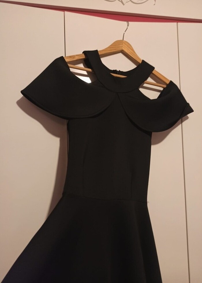 Siyah diz boyu elbise - Görsel 3