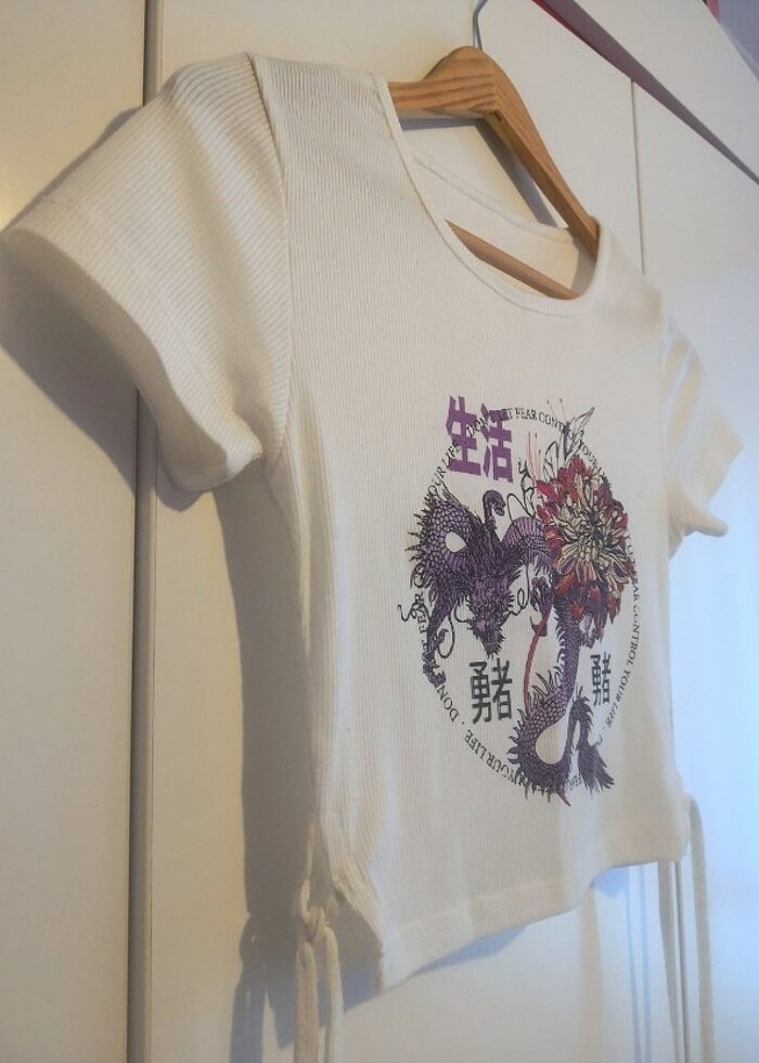 Koton ipli desenli kısa kollu crop - Görsel 3