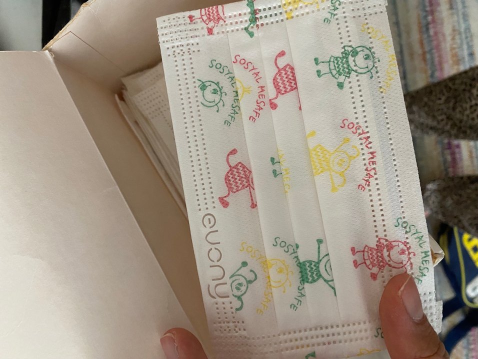 Renkli Baskılı çocuk maskesi - Görsel 2