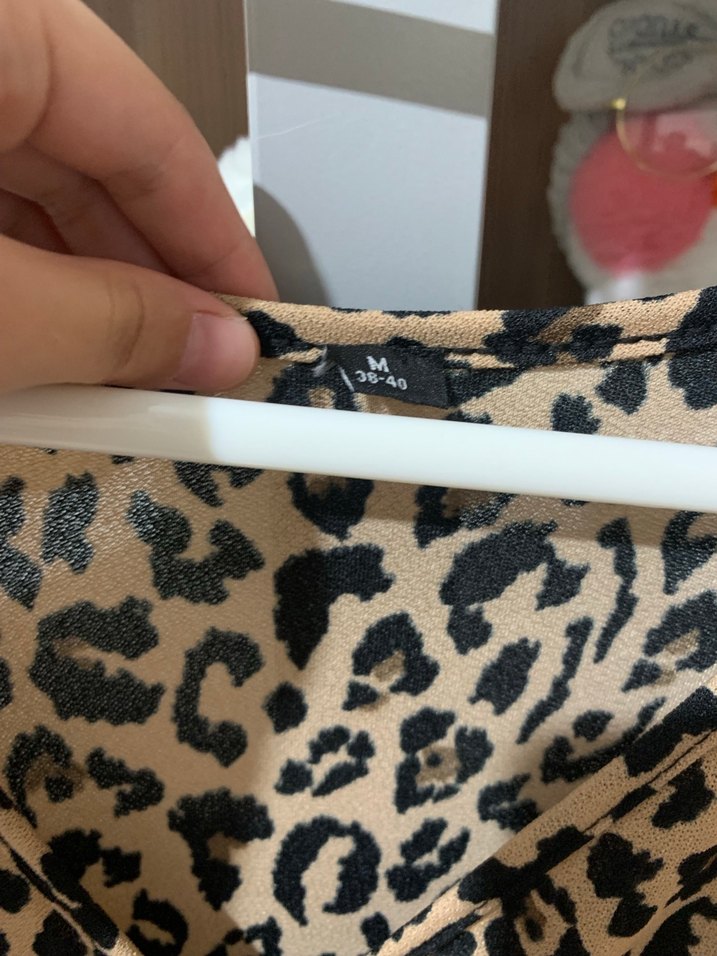 Leopar Desenli Uzun V Yaka Elbise - Görsel 3