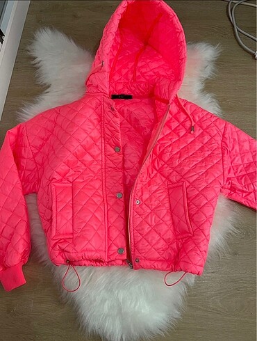 BSL marka neon pembe kapitone mont