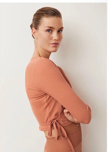 Bej Uzun Kollu Mini Atletik Üst - Görsel 2