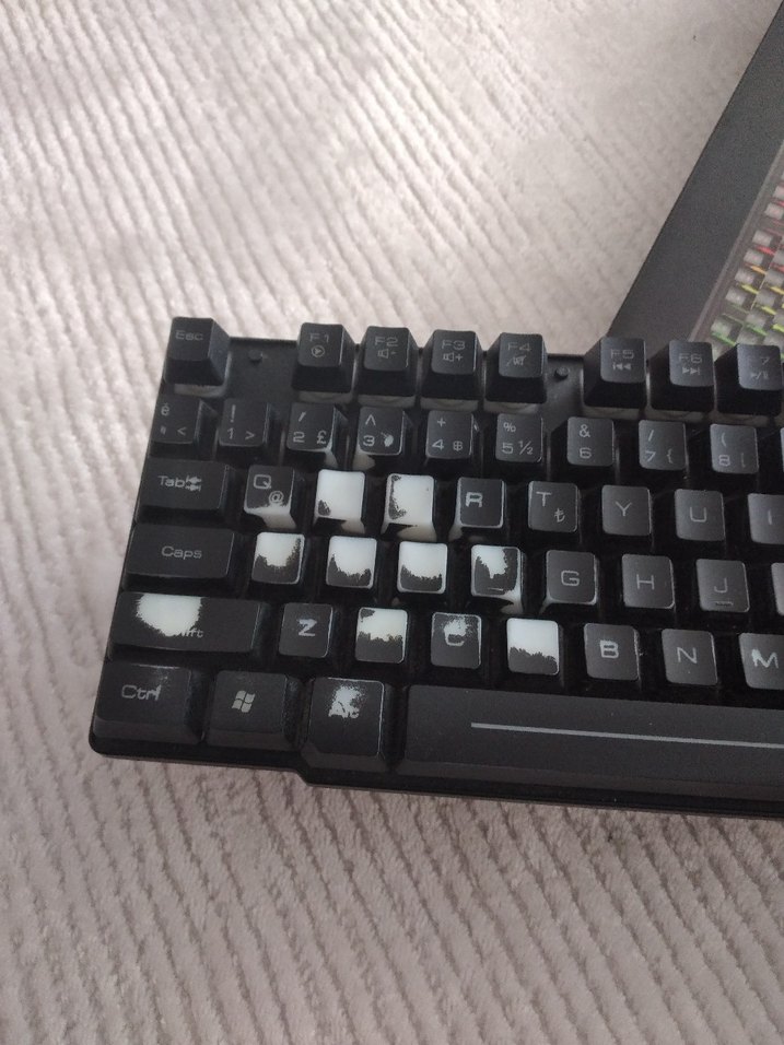 Mavi Kablolu Karanlık Klavye - Görsel 4