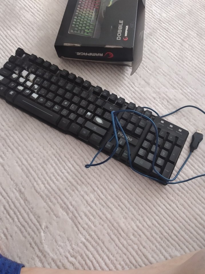 Mavi Kablolu Karanlık Klavye - Görsel 2