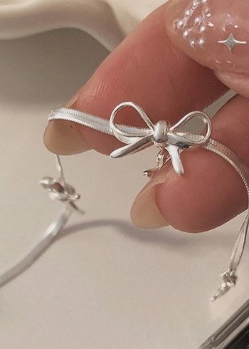 Gri Nakışlı Fiyonk Detaylı Kadın Bileklik