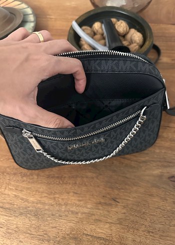 Michael Kors Zincir Detaylı Siyah Michael Kors Çapraz Çanta