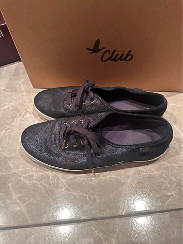38 Beden Keds parlak sımlı lacıvert ayakkabı sorunsuzdur
