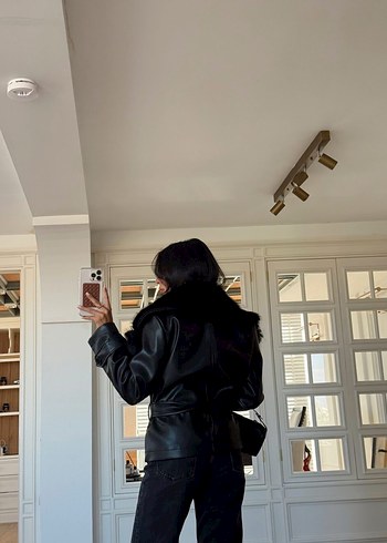 Zara Şal yaka kürk detaylı deri ceket