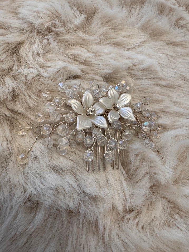 Boncuklu Beyaz Çiçekli Saç Tokası - Görsel 2