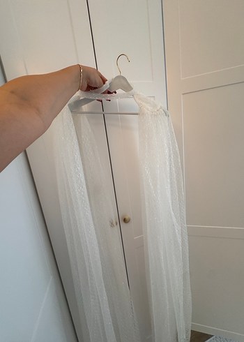 Beyaz ışıltılı pelerin - Görsel 2