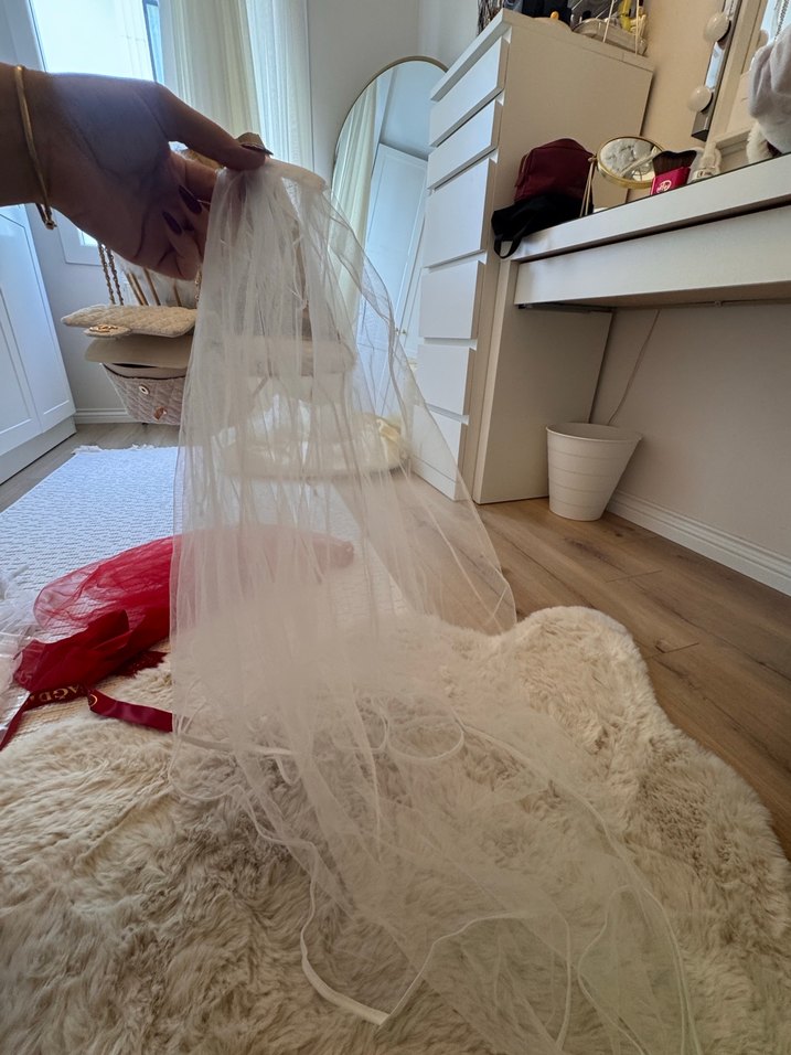 Minimalist Beyaz Drape Gelin Duvağı - Görsel 3