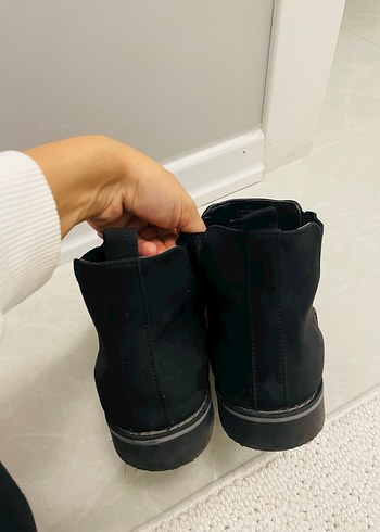 Siyah Erkek Bot - Görsel 4