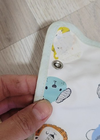 Renkli Baskılı Bebek Önlüğü - Görsel 3