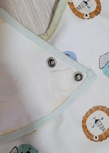 Renkli Baskılı Bebek Önlüğü - Görsel 4