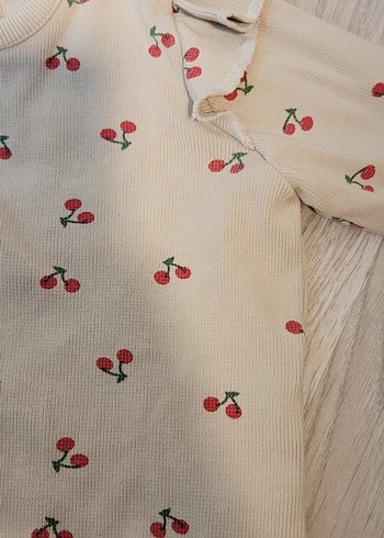 Beyaz Kiraz Desenli Uzun Kollu Kız Tişörtü - Görsel 2