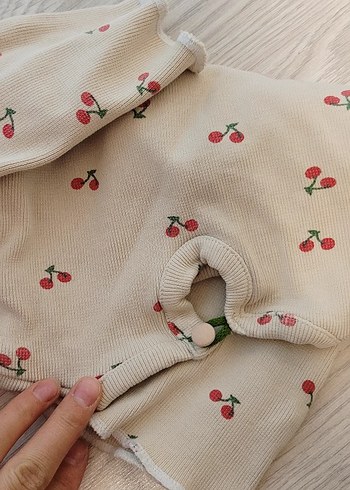 Beyaz Kiraz Desenli Uzun Kollu Kız Tişörtü - Görsel 4