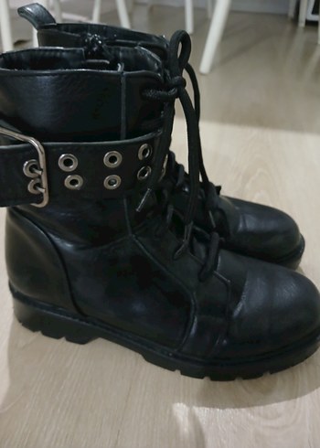 Tokalı Siyah Deri Goth Punk Topuklu Botlar - Görsel 2