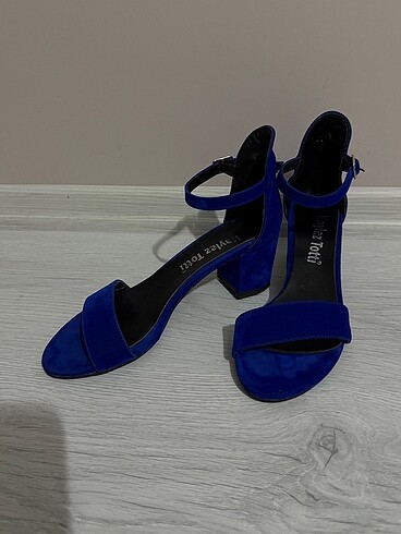 Zara Süet topuklu ayakkabı