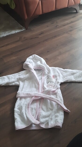 LC Waikiki kız bebek bornoz 