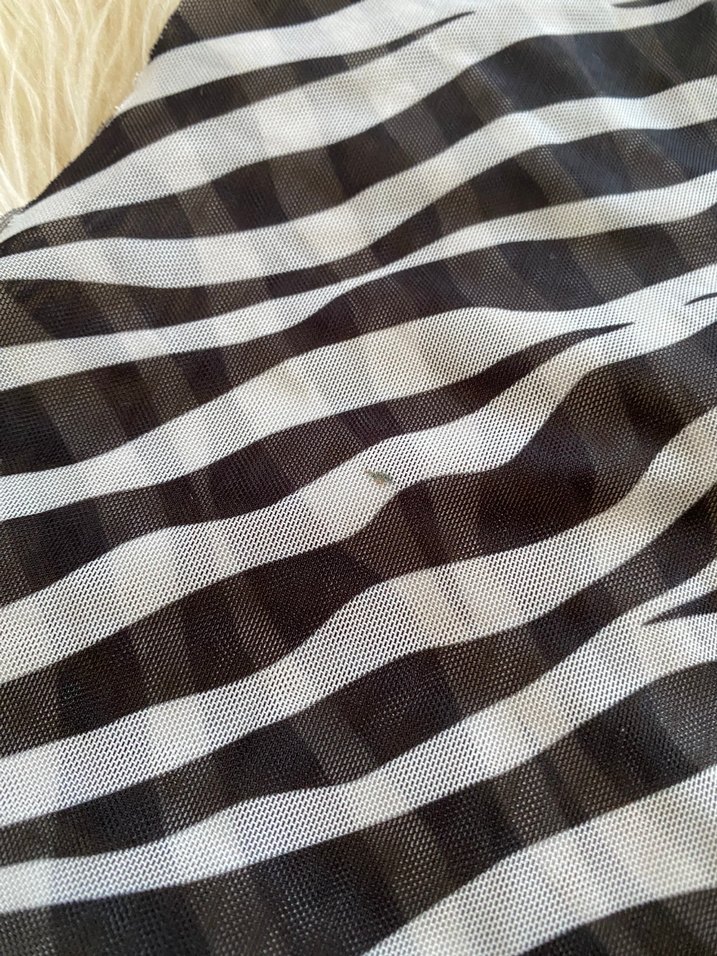 Siyah Beyaz Zebra Desenli Pareo - Görsel 2