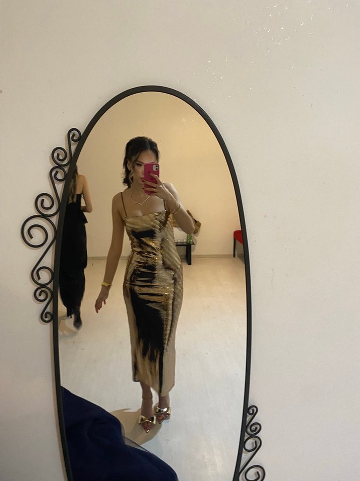 Altın Renkli payetli midi abiye - Görsel 3