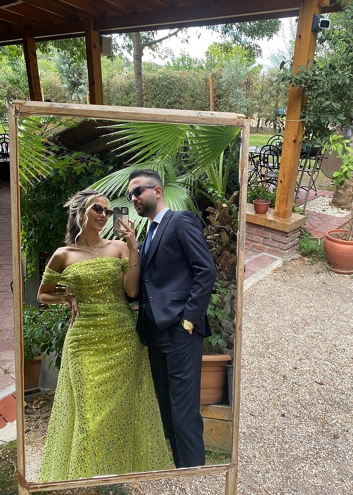 Yeşil nişan elbisesi - Görsel 4