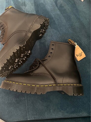Dr. Martens erkek bot