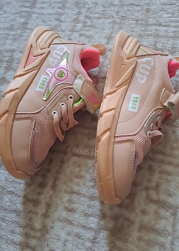 34 Beden Kız Çocuk Pembe Cırtlı Spor Ayakkabı