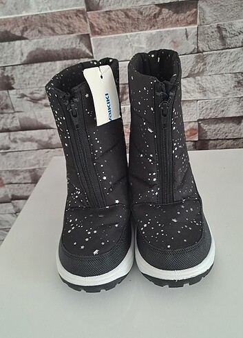 LC Waikiki Kız çocuğu bot