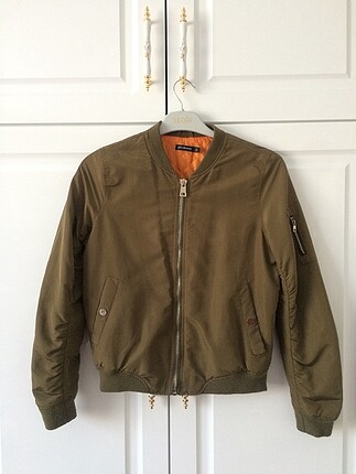 Bomber mont