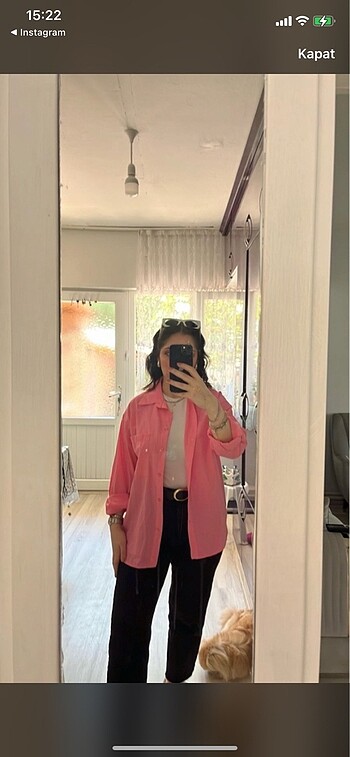 Pembe gömlek