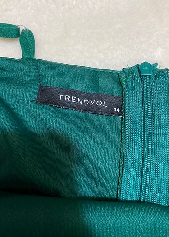 Yeşil Drapeli Midi İnce Askılı Elbise - Görsel 4