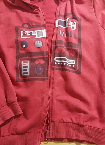 9 Yaş Beden kırmızı Renk Lcv kapişonlu fermuarlı sveatshirt