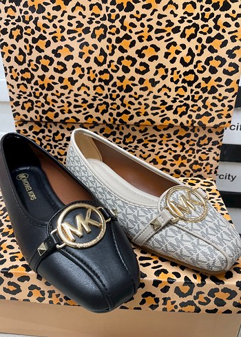 39 Beden Michael Kors Desenli Tokalı Babet