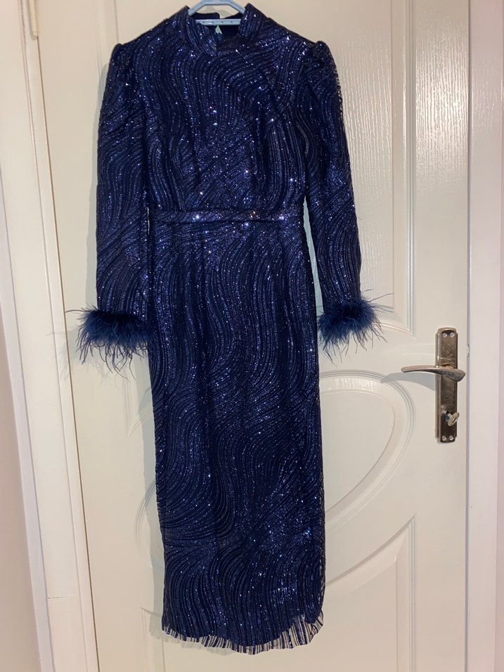 Tüylü Detaylı Lacivert Uzun Abiye Elbise - Görsel 3