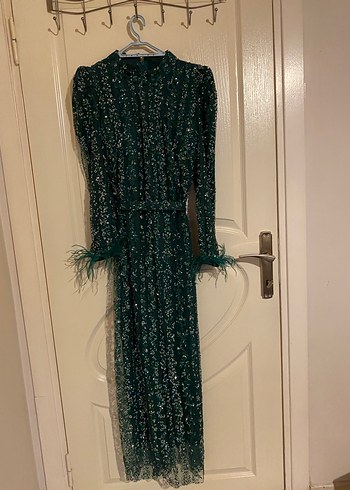 Uzun Yeşil Nakışlı Kadın Elbise - Görsel 2