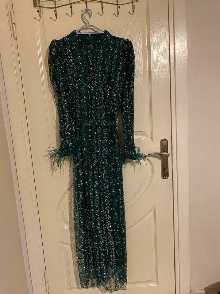 Uzun Yeşil Nakışlı Kadın Elbise - Görsel 2