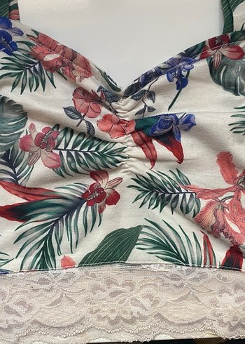 Çiçek Desenli Dantel Detaylı Mini Büstiyer - Görsel 3