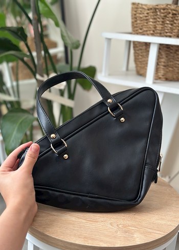 Minimal Siyah El Çantası - Görsel 3