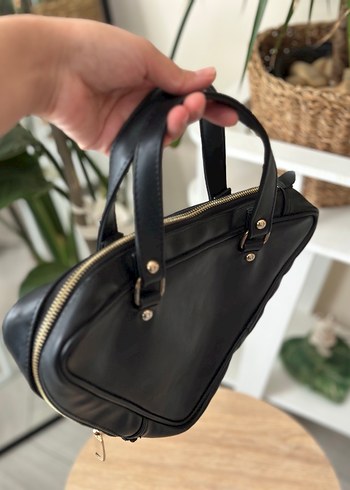 Minimal Siyah El Çantası - Görsel 2