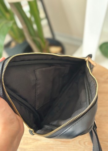 Minimal Siyah El Çantası - Görsel 4