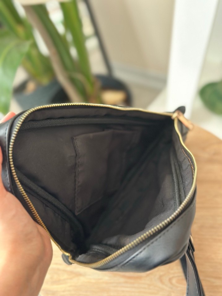 Minimal Siyah El Çantası - Görsel 4