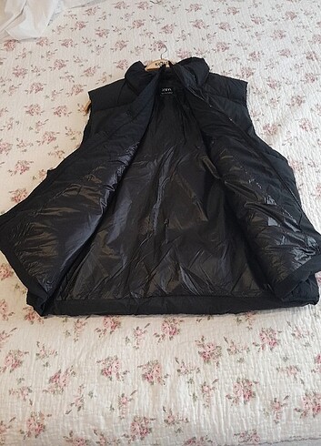 ZARA MARKA ŞİŞME YELEK - Görsel 4