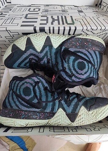 42.5 Beden Kyrie 4 