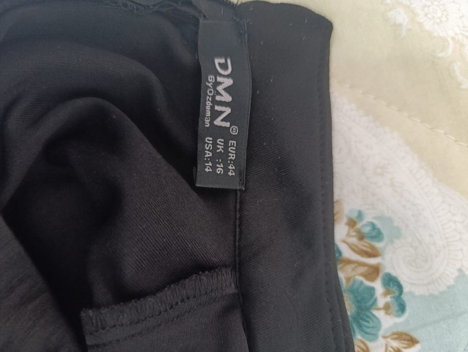 Siyah Uzun Keten Elbise Drapeli Yüksek Yakalı - Görsel 3