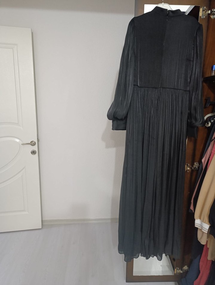 Siyah Uzun Keten Elbise Drapeli Yüksek Yakalı - Görsel 2