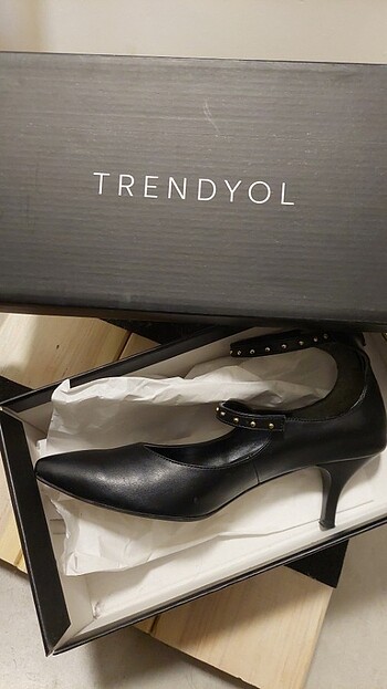 Trendyol suni deri bilek baglamali stiletto